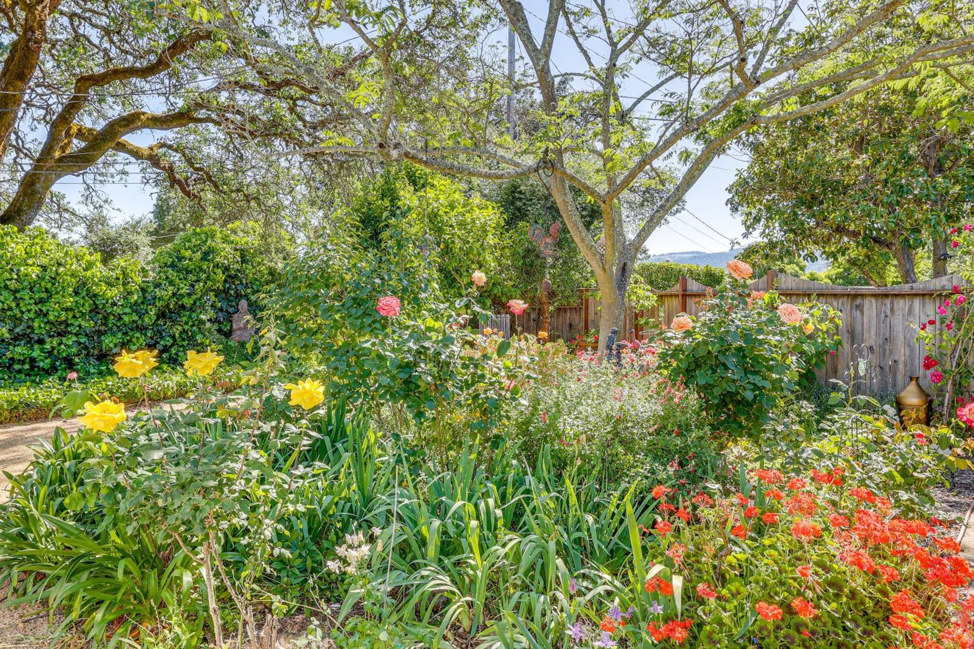 Romantic Casita With Garden And Deck 2 Miles To Plaza! โซโนมา ภายนอก รูปภาพ